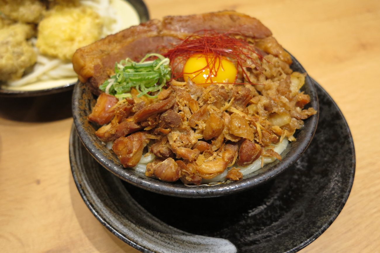 三種の煮込み肉まみれうどん