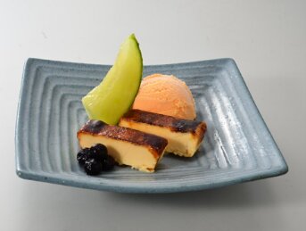 北海道メロンあいすと十勝カタラーナ 税込720円