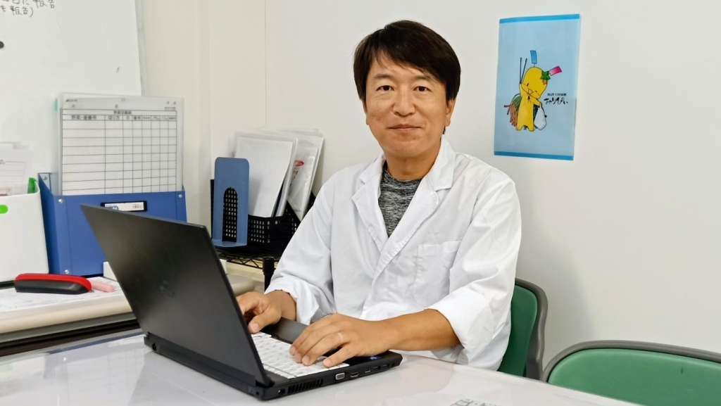 サッカーワールドカップ給食を作成した小林洋介栄養教諭