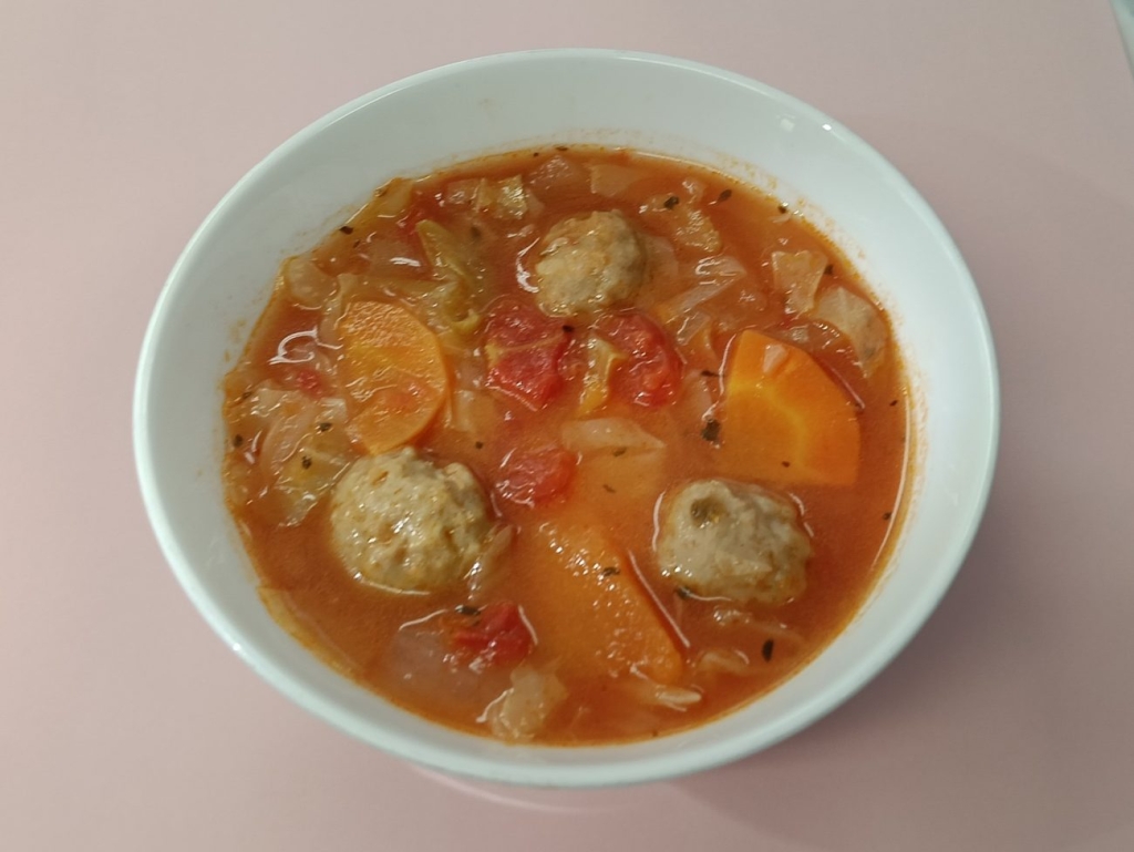 6月1日に提供された学校給食の「トマトゥンスープ」