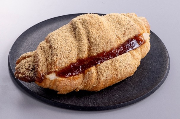 餅っと食感クロッチ 黒蜜きなこ 198円(税込213.84円)