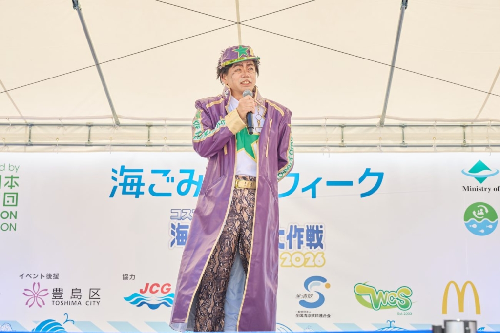 空条承太郎に扮した日本財団の海野常務理事