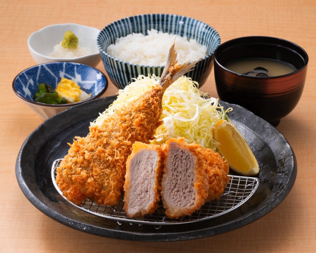 あじフライとヒレカツ定食