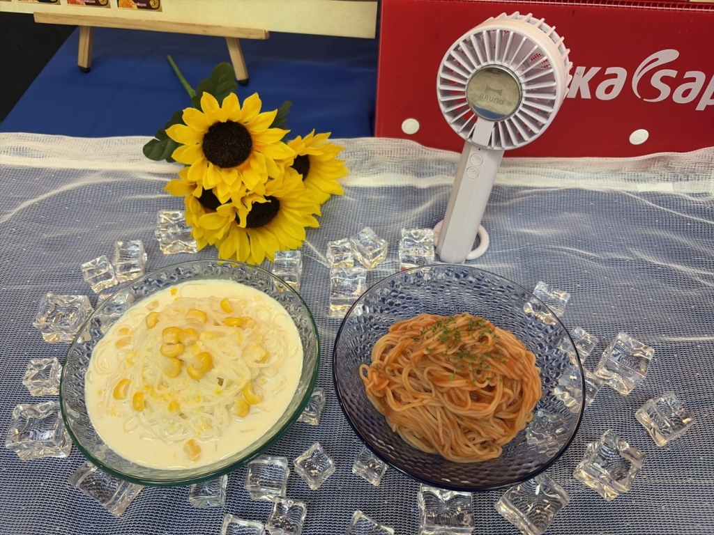 粉末スープを使った夏向けアレンジ「たっぷりコーンのクリーミーそうめん」と「冷製海老トマトそうめん」