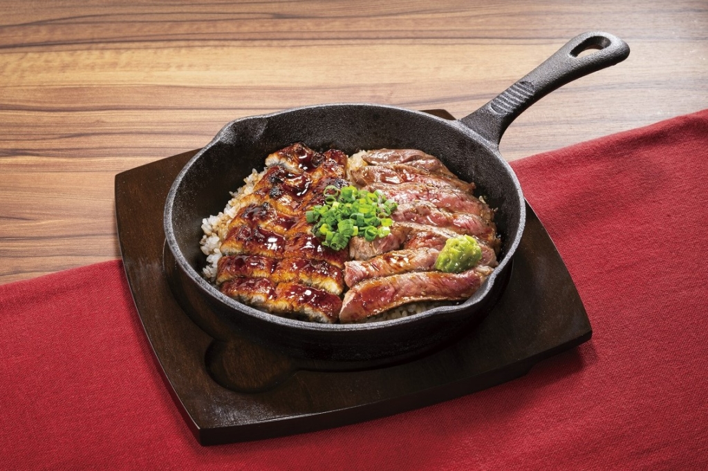 鹿児島県産うなぎ&キューブロールステーキの焼きごはん