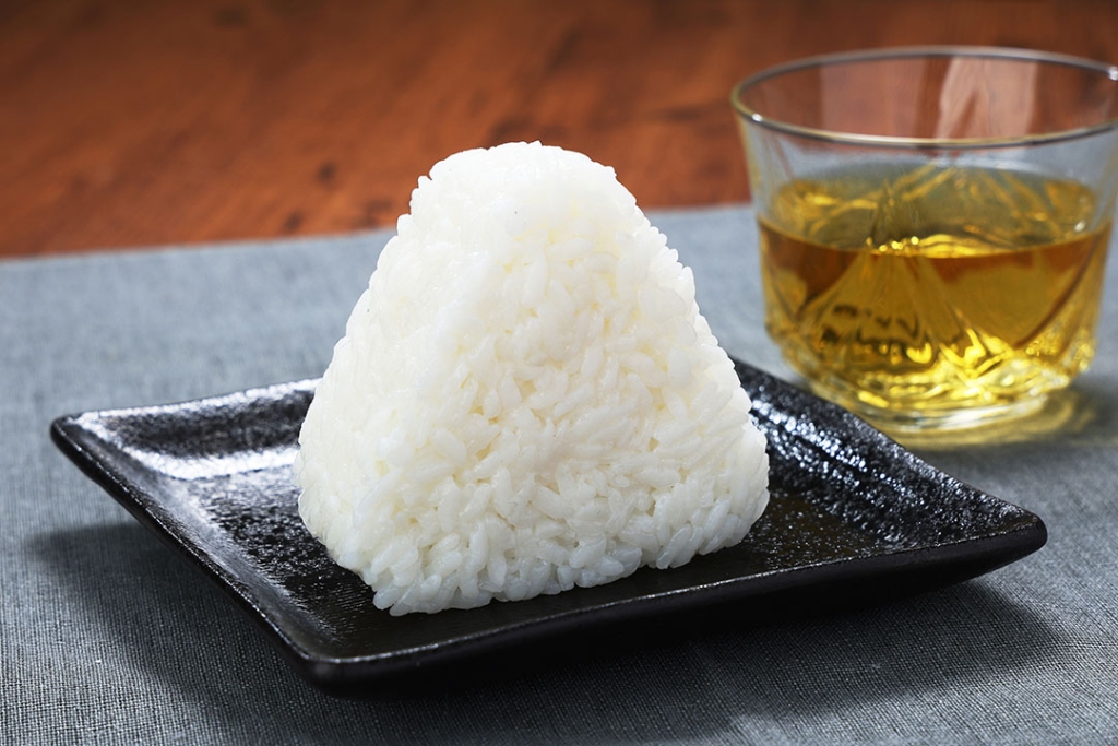 「塩むすび(にじのきらめき)」税込108円