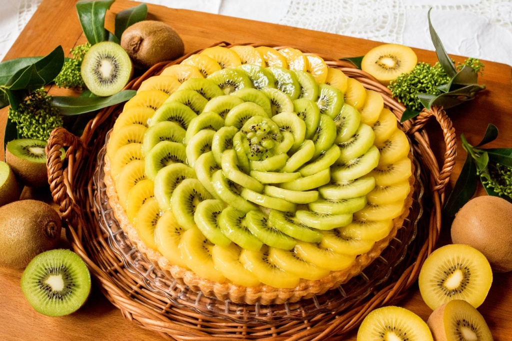 「キウイフルーツとリンゴムースのタルト」whole (25cm) 14,100円