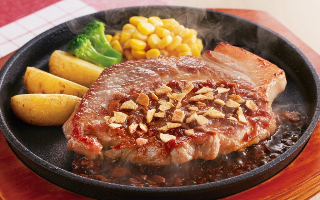 肉旨！厚切り豚肩ロースステーキ にんにく醤油／999円（税込1,098円）