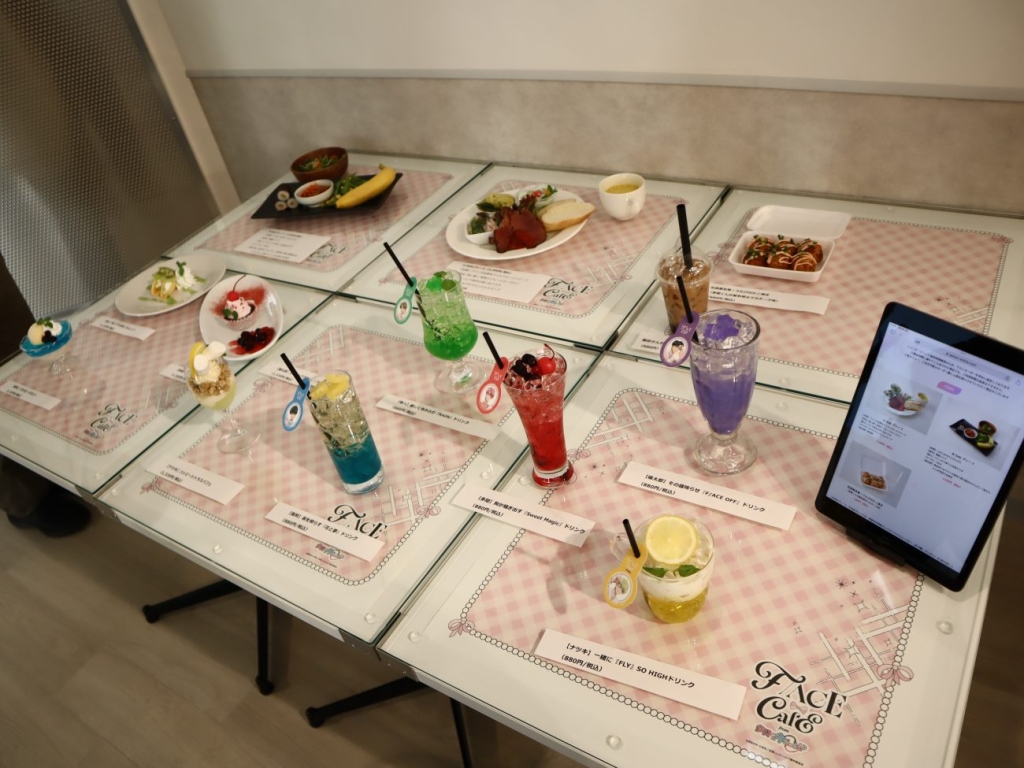 各メンバーをイメージしたフードとドリンク