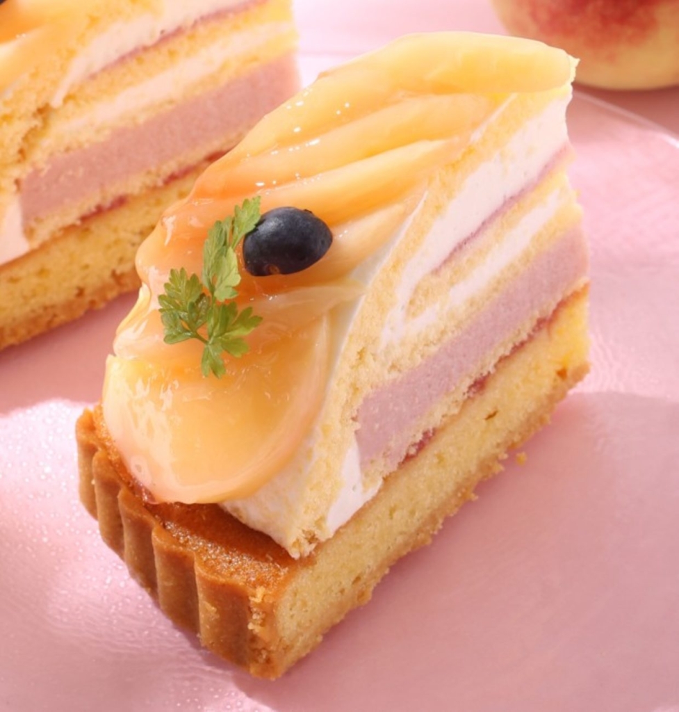 「桃のトルテ」897円
