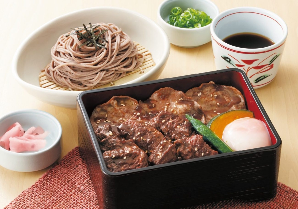 牛タンハラミ重御膳 2,299円(税込2,528円)