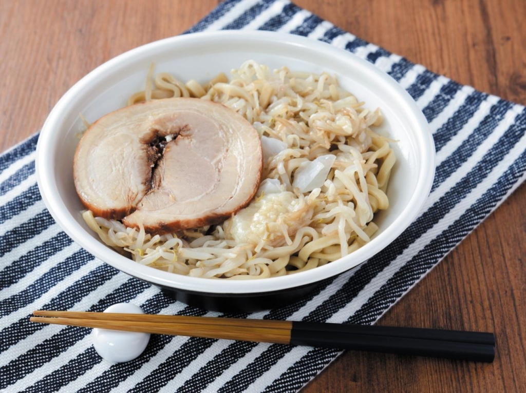 既存品「満腹濃厚豚ラーメン」