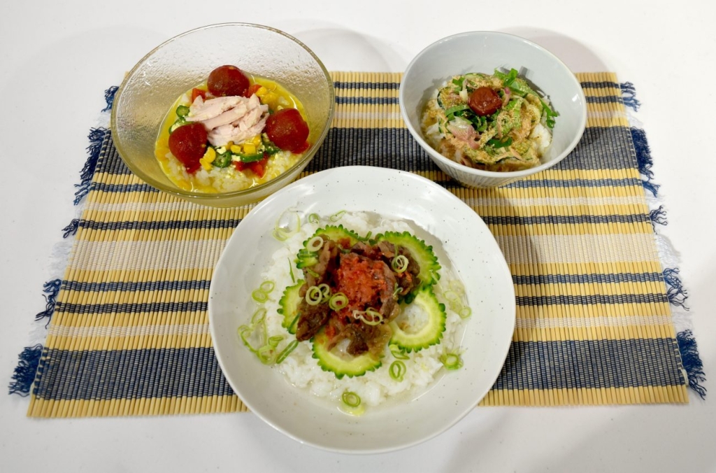 冷やし牛丼茶漬け、夏野菜の冷やしカレー、しゃりしゃりキュウリの梅冷やし汁