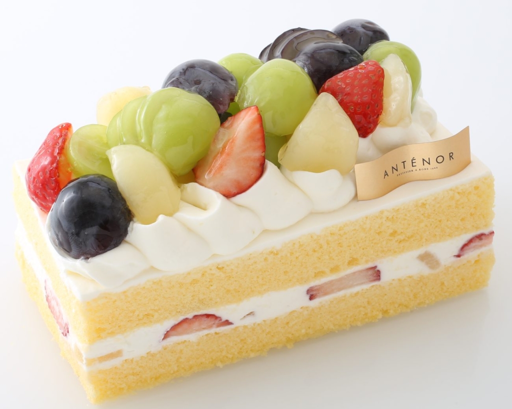 シャインマスカットと巨峰のフルーツショートケーキBOX 長さ約16cm:税込2,538円