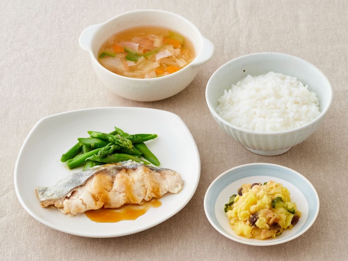 「常食」とほぼ変わらない見た目と味でありながら舌でつぶせるやわらかさの「ソフト食」