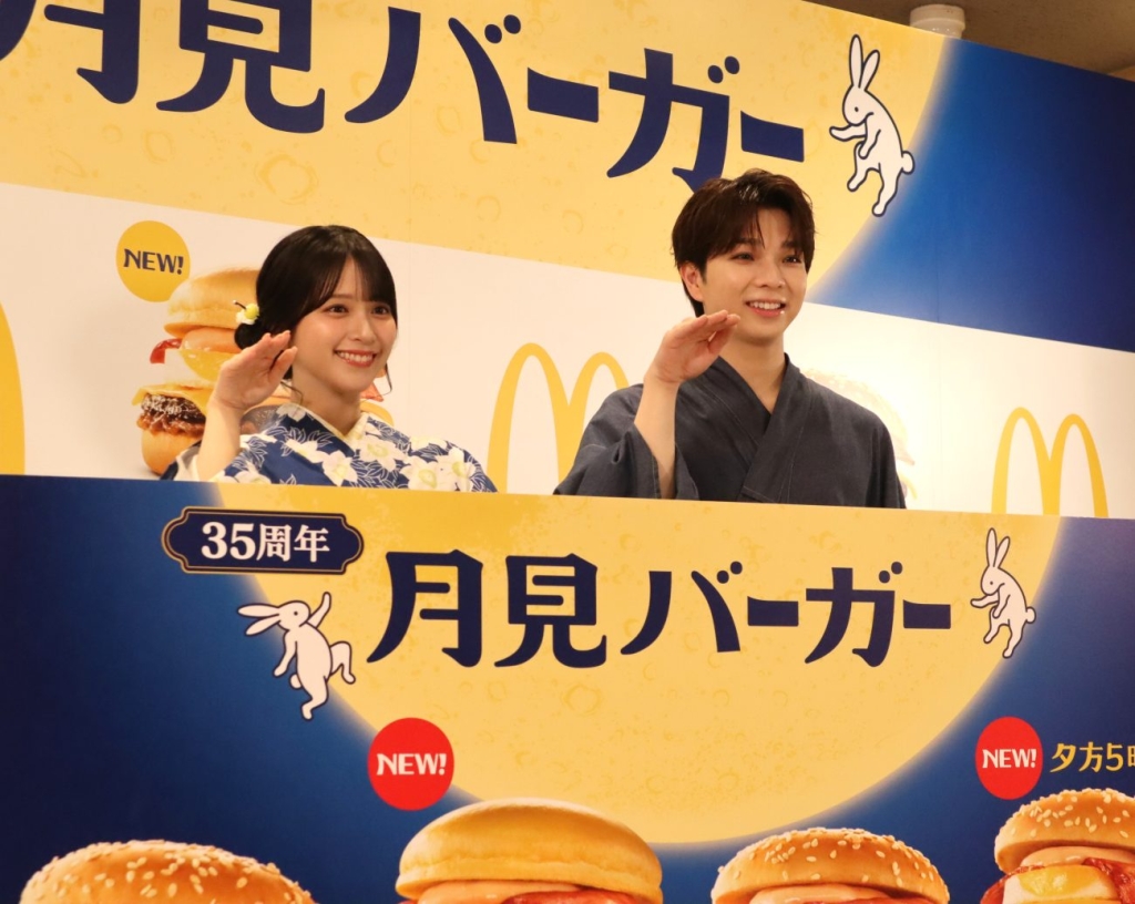 佐々木舞香さん（左）、塩﨑太智さん（右）