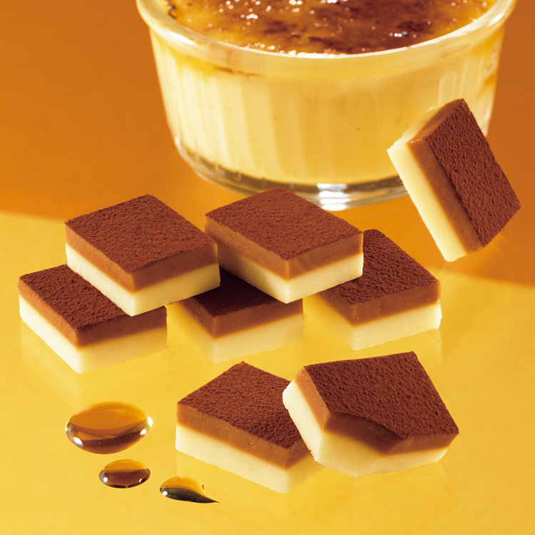 バニラが香るクリーミーな層×ほろ苦いカラメル風味の層