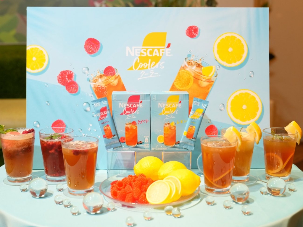 ネスレ日本「ネスカフェ クーラー」。フルーツとコーヒーを組み合わせた