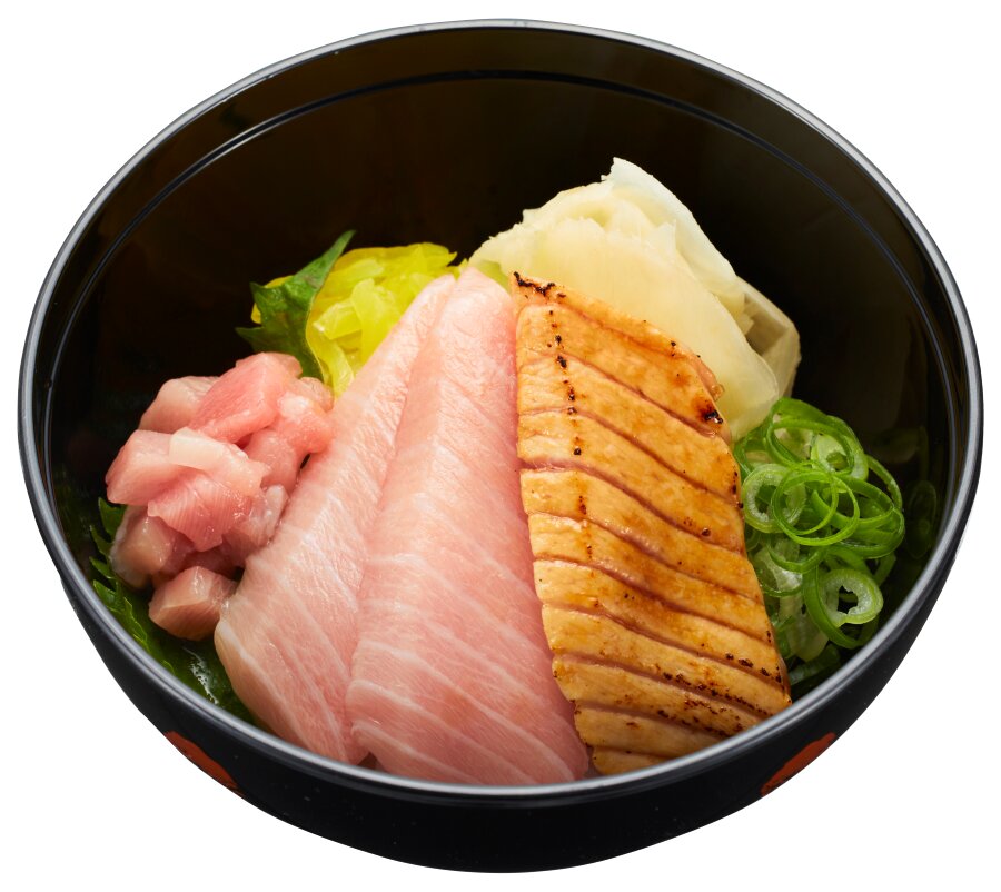 贅沢大とろ小丼～生･焦がし醤油炙り･とろぶつ～ 900円(税込990円)