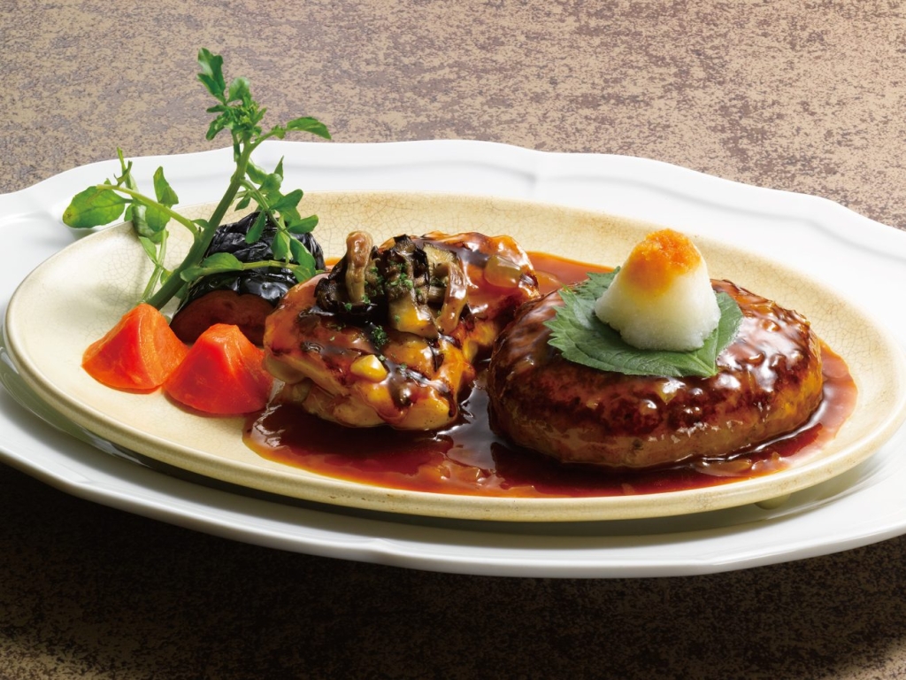 黑×黑ハンバーグとチキンのコンビネーショングリル 和風照り焼きソース