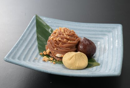 『渋皮栗のモンブランあいすと栗きんとん』 800円
