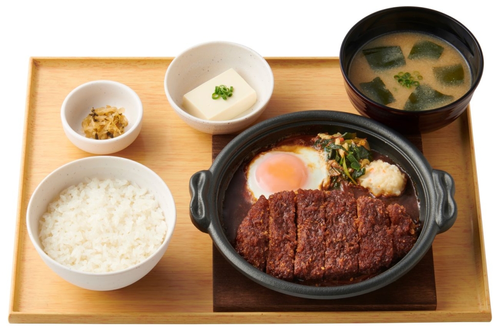 味噌かつ煮定食　990円