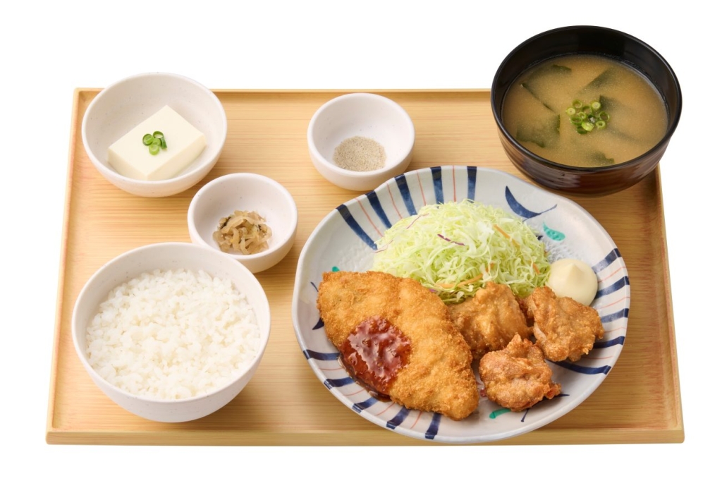 から揚げ&白身フライ定食　970円