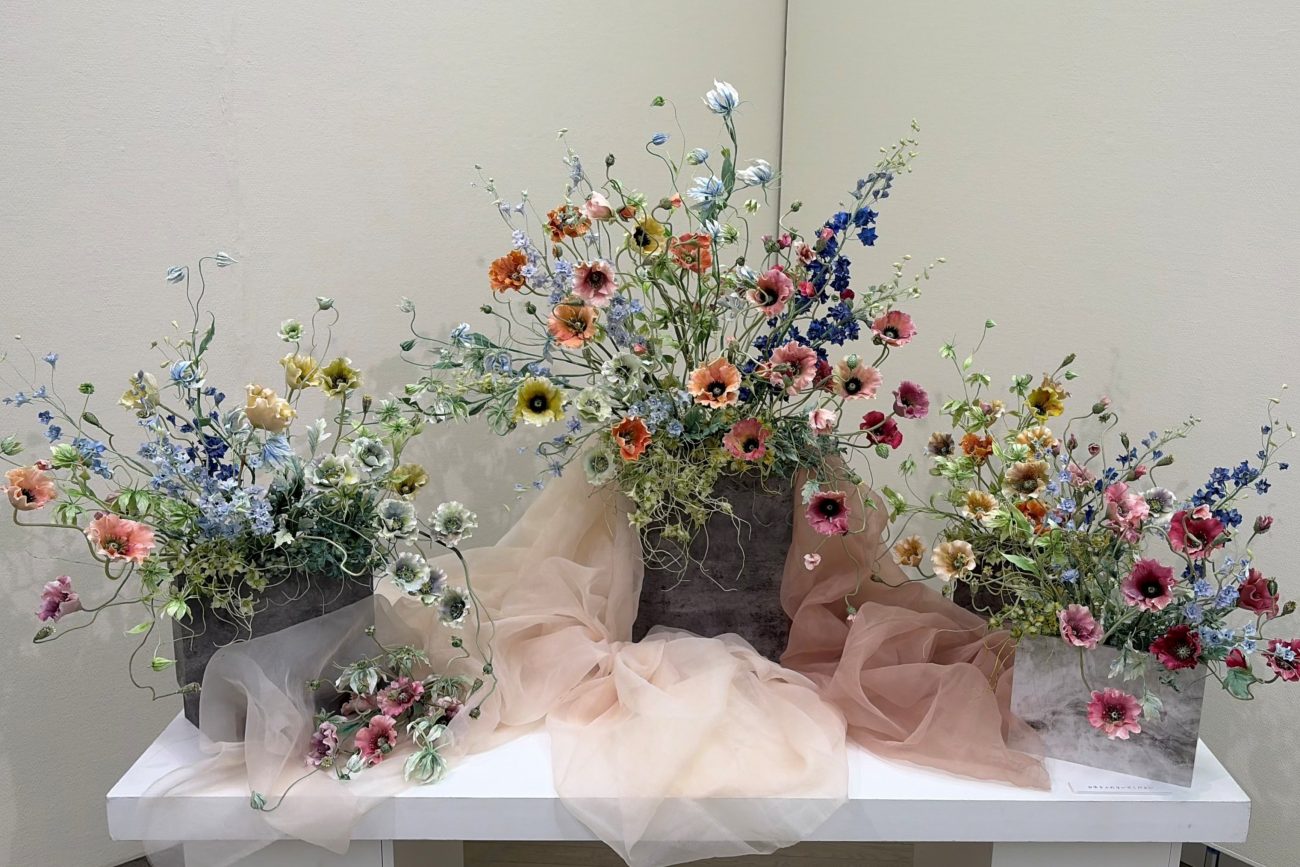 「ルナ・フローラ展」（東京会場）の作品