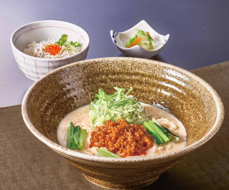 豆乳担々うどんとしらすといくらミニ丼