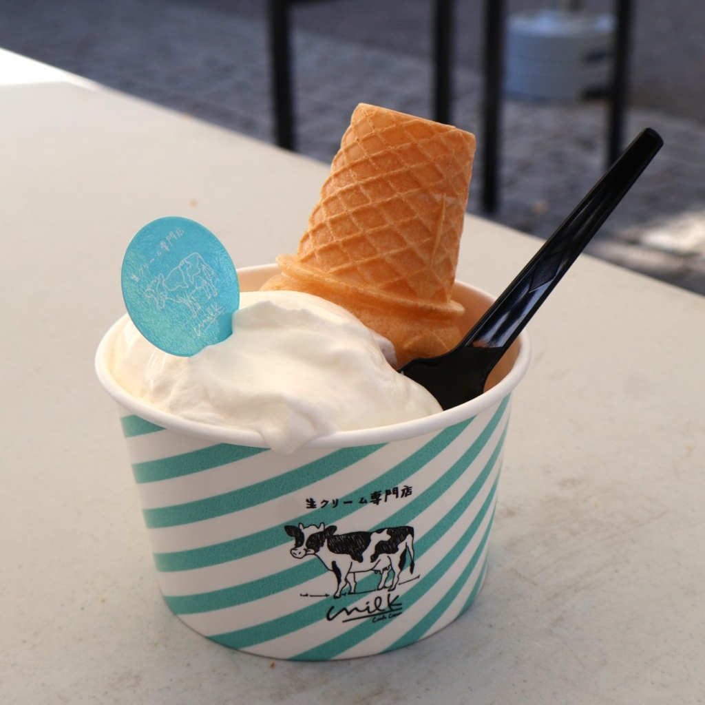 会場で販売する生クリーム専門店ミルクのスイーツ