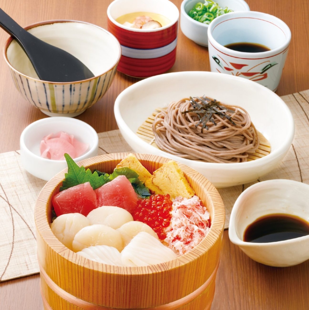 北海海鮮丼セット 2,499円(税込2,748円)