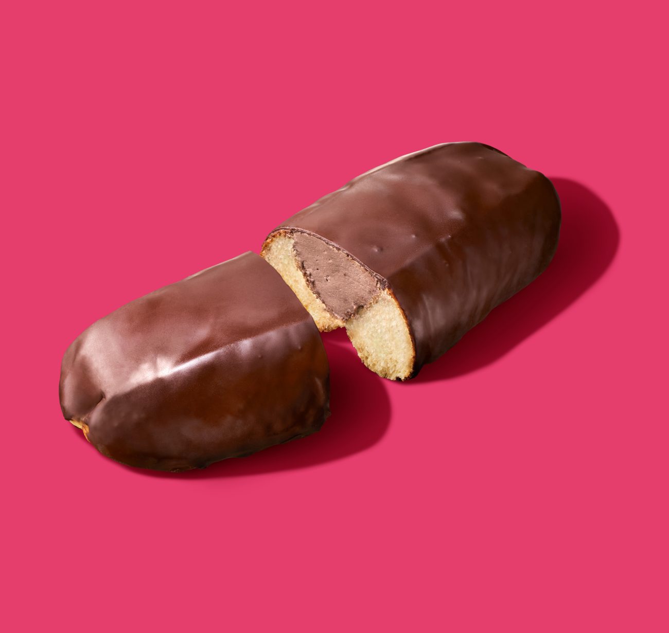 本気のチョコ生コッペパン(たっぷりチョコホイップ)