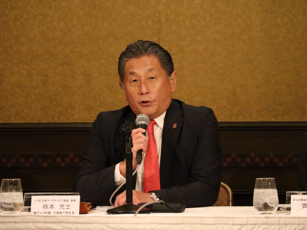 日本フードサービス協会・椋本充士会長