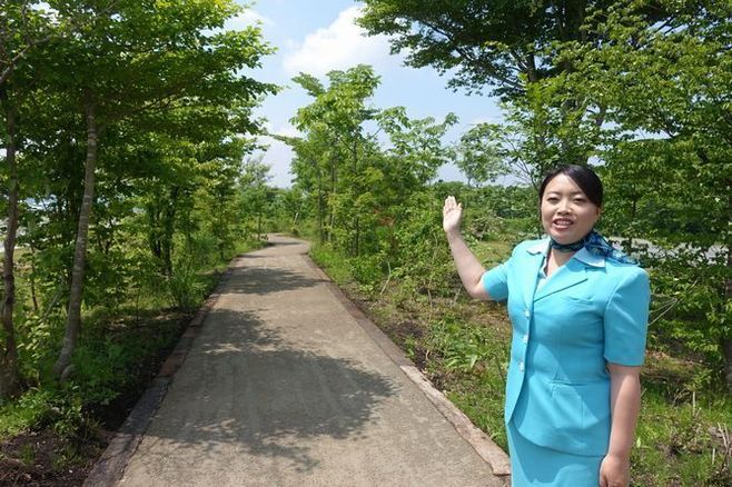 大山周辺に生息する木々が植えられた遊歩道