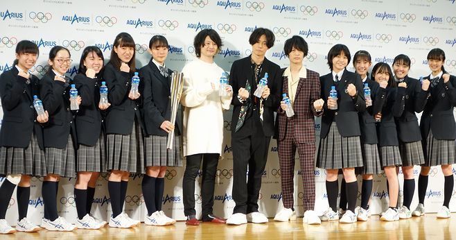 [ALEXANDROS]メンバーと10人の聖火ランナー