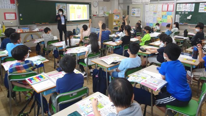 港区立笄小学校の出前授業の様子