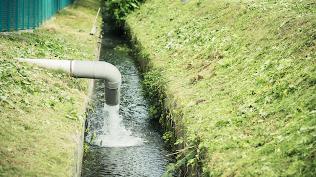 自然環境に負荷をかけない節水・排水で、製品に使用する量と同等量の水を自然に還元