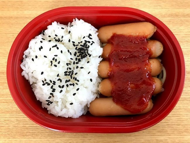 ローソンストア100の「ウインナー弁当」