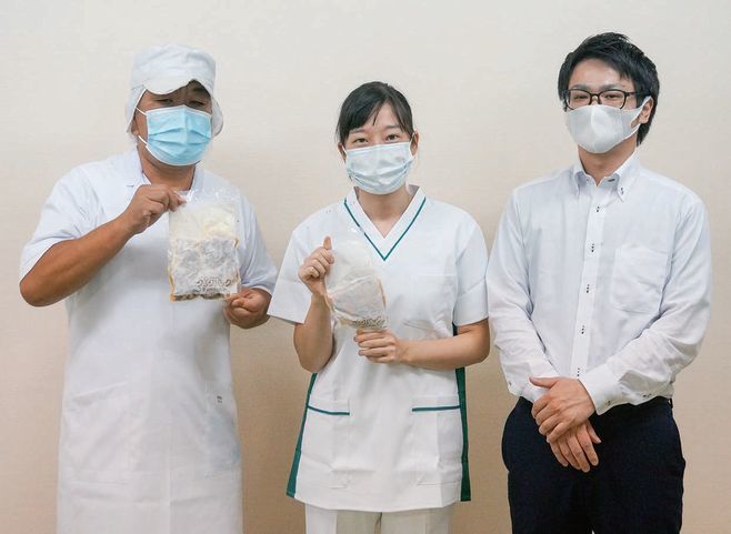 左から、調理員の小林さん、管理栄養士の安藤さん、フジ産業東京支店営業部の朱膳寺さん