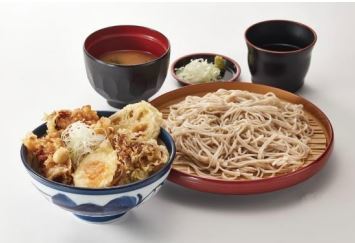 「てんやのガッツリ晩ごはん」第3弾「豚角煮小天丼とそば(またはうどん)セット」