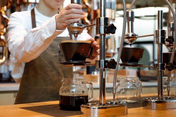「スターバックス リザーブ」ブランドのコーヒーでは多彩な抽出方法を楽しめる(画像は“モッドバー プアオーバー”)