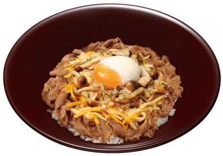 すき家「きのこペペロンチーノ牛丼 チーズおんたまMix」