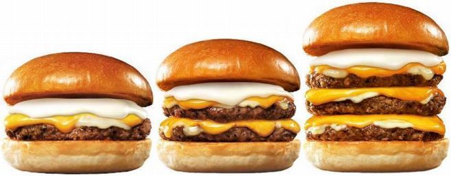 左から「チーズ チーズ チーズの絶品チーズバーガー」「チーズ チーズ チーズのダブル絶品チーズバーガー」「チーズ チーズ チーズのトリプル絶品チーズバーガー」