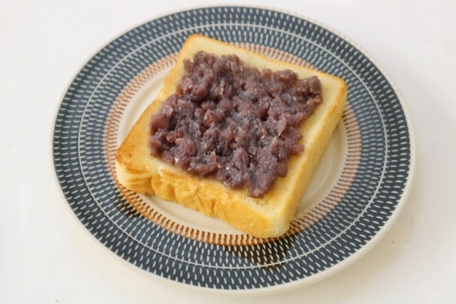 「銀座ルノアールオリジナルブレンド 高級食パン」を使用した「小倉トースト」(ミヤマ珈琲)