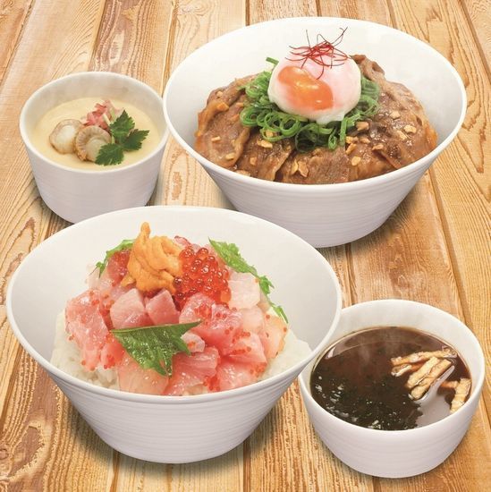 「感動のくらランチ」(「旬の海鮮丼」と「牛カルビ丼」)