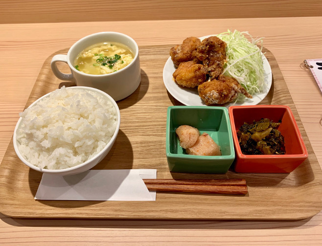 博多やまや 餃子と焼き鳥「鶏の唐揚げ明太風味定食」