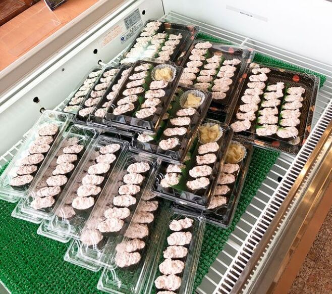 長野県内のかっぱ寿司で販売される「サラダ軍艦」のみのテイクアウトセット