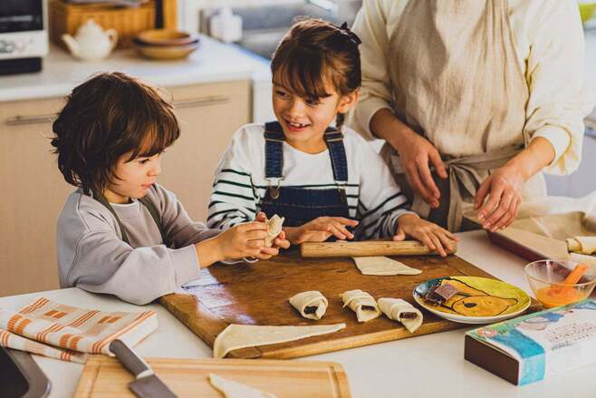 サンマルクカフェ「くまの子ウーフコラボパッケージ チョコクロ手作りキット」使用イメージ