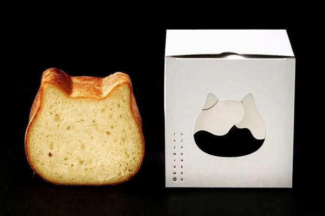 ねこねこ食パン「ねこねこ食パン プレミアム」と専用ボックス