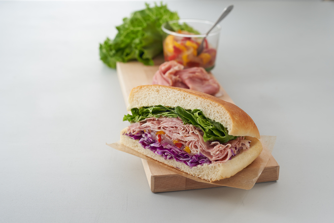 「ショルダーハム&5種の野菜 サンドイッチ」(スターバックス)